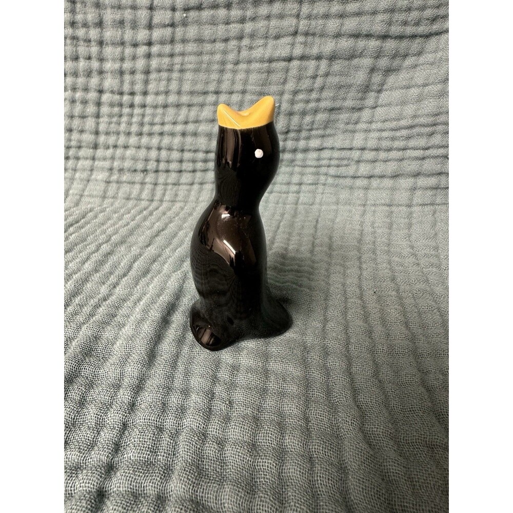 Black Mid-Century, Modern Pie Bird Vent